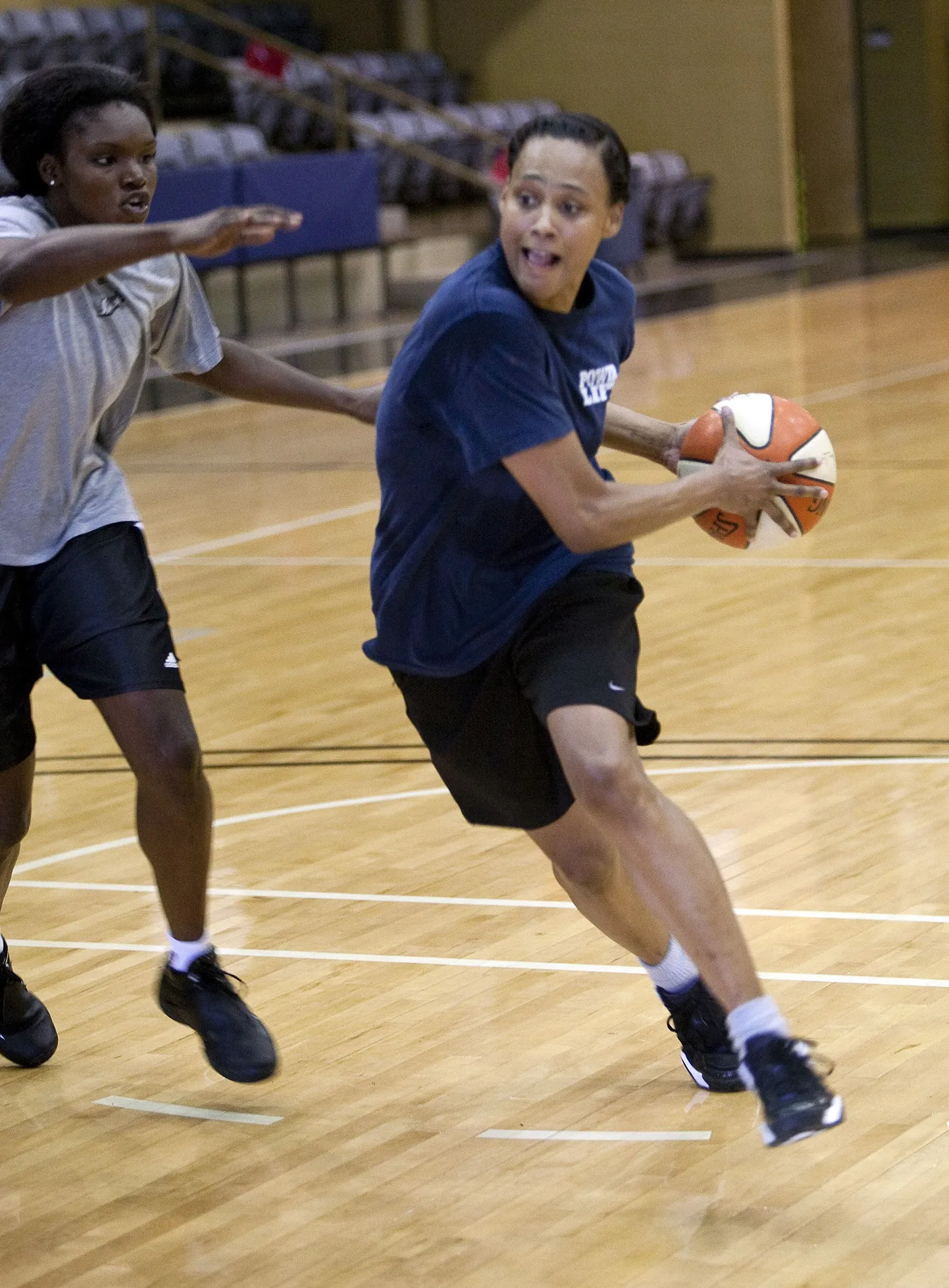 34-aastane Marion Jones treenib San Antonios, Texases tipptasemel korvpallurina.