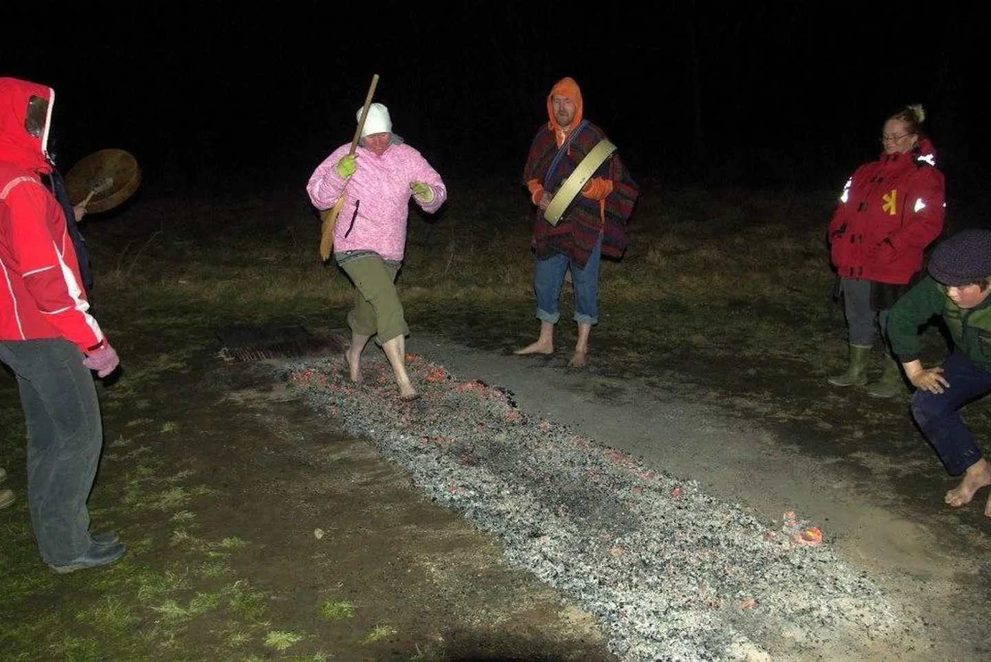 Viia-Jaani labürinditalus on sütel kõnnitud varemgi.