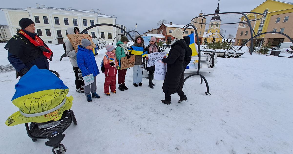 ФОТО Украинские беженцы вышли в Эстонии на демонстрацию