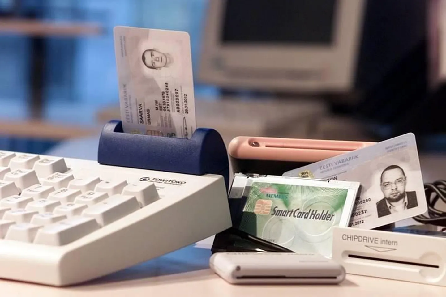Устройство для чтения ID-карты.