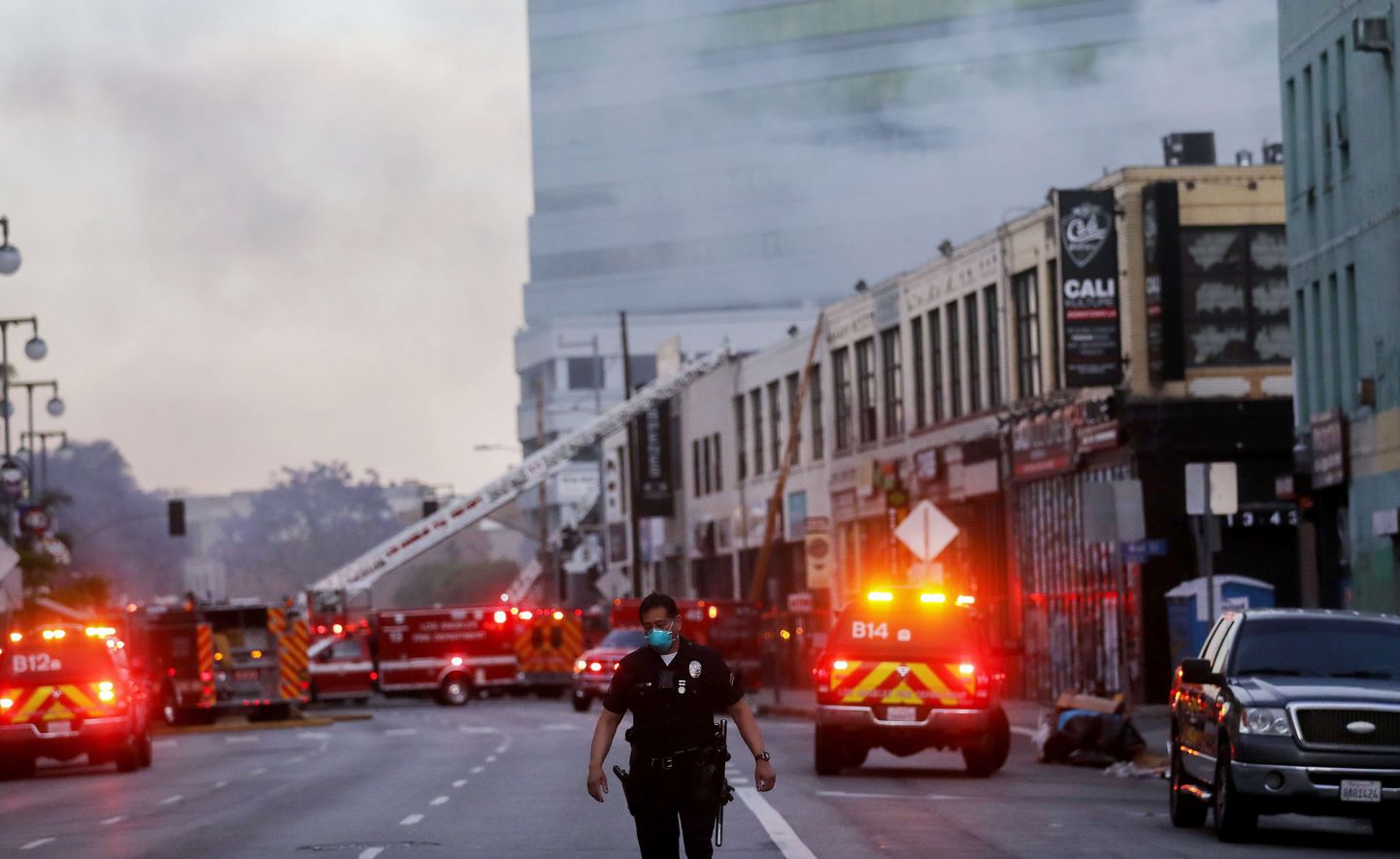 В Лос-Анджелесе произошел сильный пожар