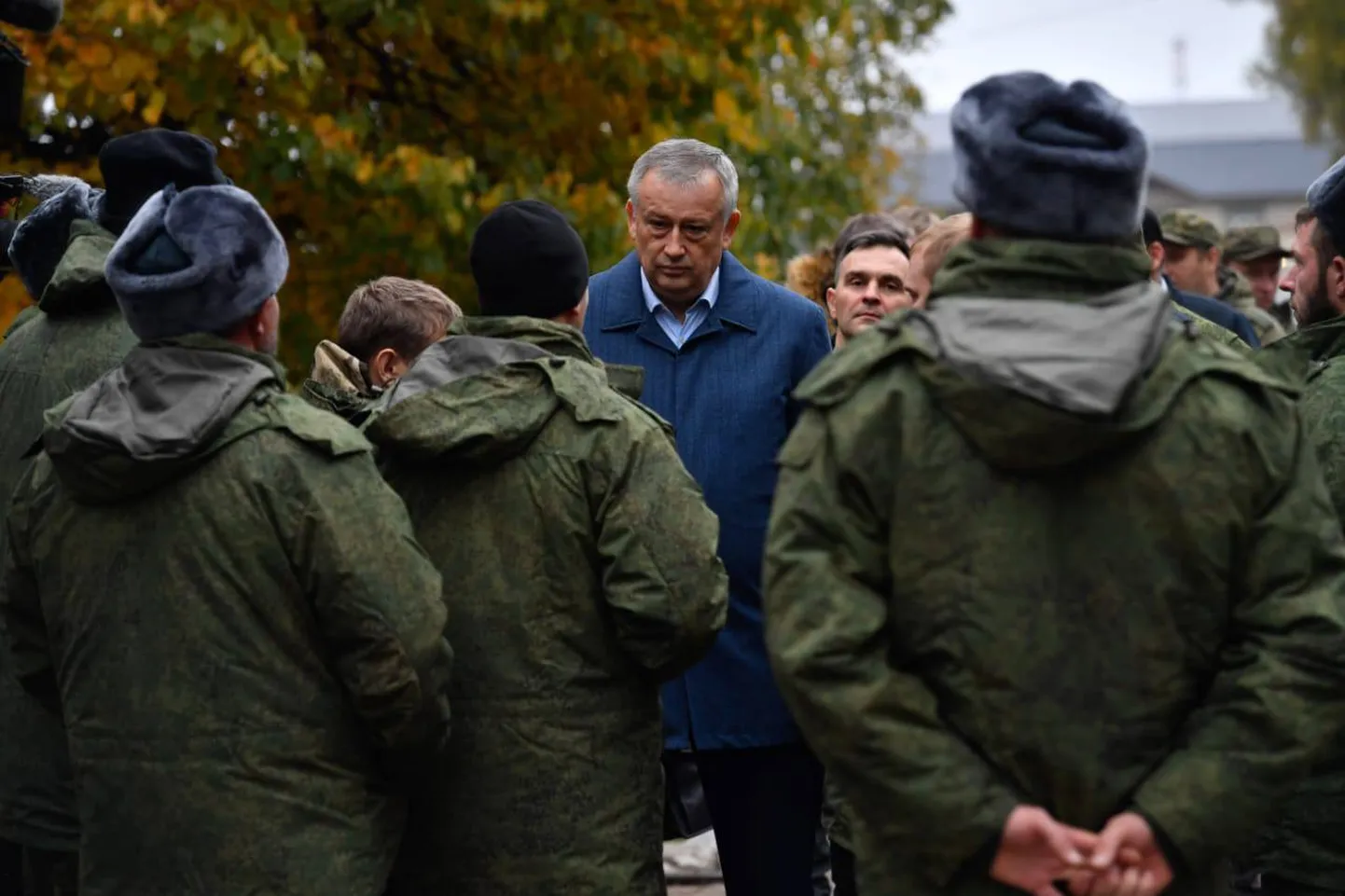 Александр Дрозденко является одним из самых активных региональных лидеров РФ, который активно вовлечен в процессы по поддержке военной агрессии РФ в Украине. Он лично провожал первые партии мужчин Ленобласти, которые были мобилизованы на фронт после указа Путина в сентябре 2022 года. При этом Дрозденко не находится в санкционных списках ЕС, но находится под санкциями Великобритании и США.