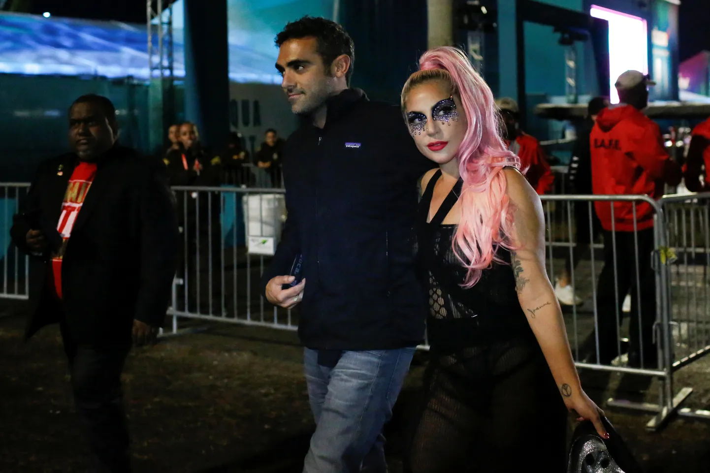 Lady Gaga ja Michael Polansky Super Bowlilt lahkumas. 2020.