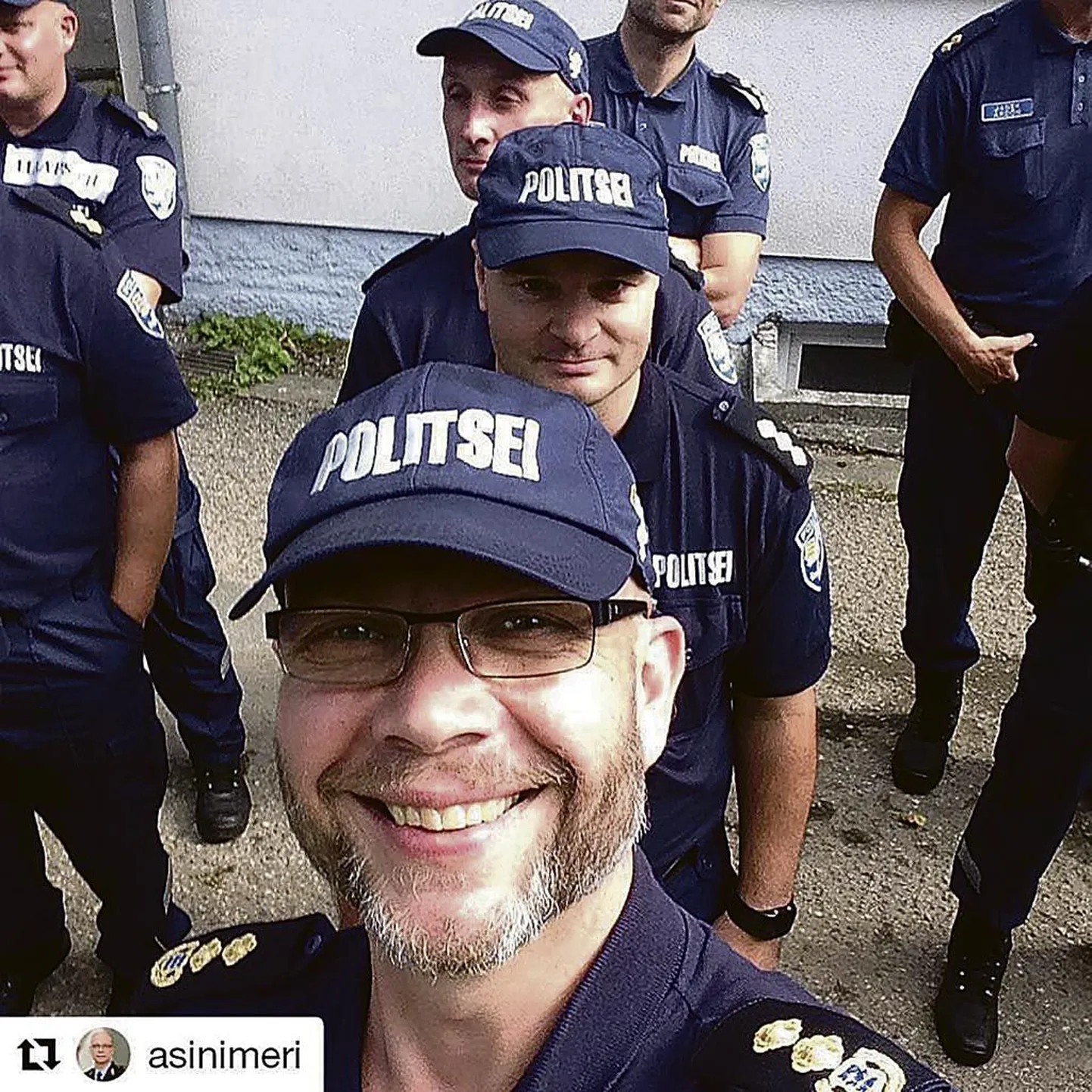 Pärnu politseinikud on mitu aastat Facebookis reageerinud oma nime ja näoga murettekitavatele teadetele või lihtsalt lõbusaid pilte postitanud.