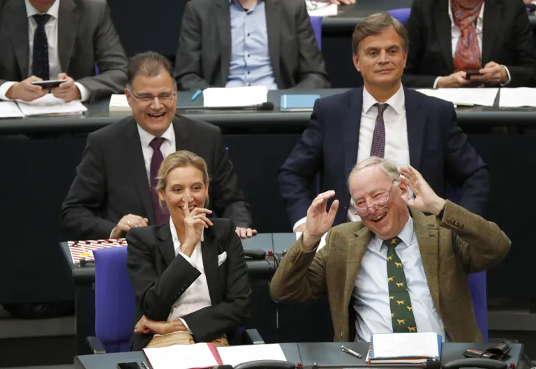 Esireas AfD liidrid Alice Weidel ja Alexander Gauland.