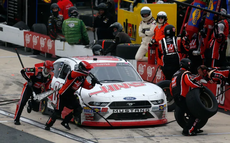 Haas Automation Ford Nascari sarjas. Haasi F1-masinad on seksikamad.