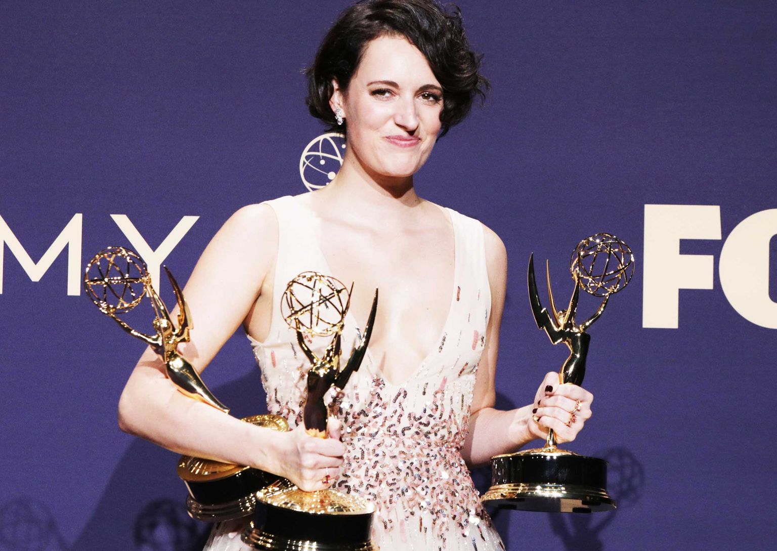 Fēbe Volere-Bridža (Phoebe Waller-Bridge) ar "Emmy" balvām par lomu seriālā "Fleabag"