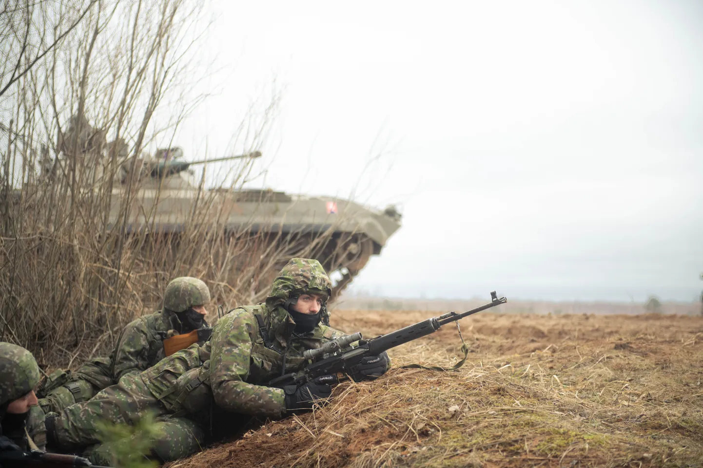 Slovāku karavīri militārajās mācībās Ādažu poligonā