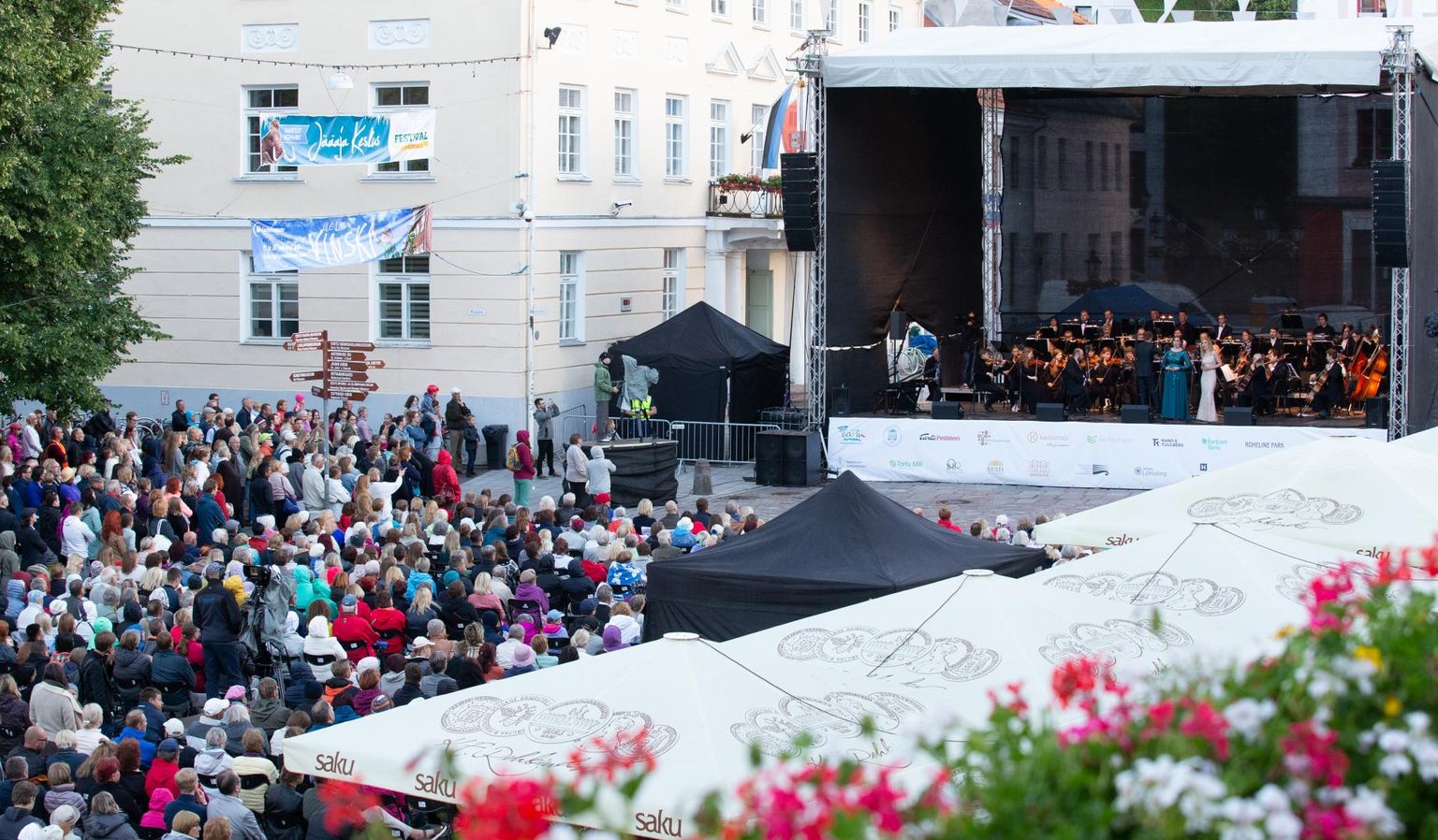 Nii nagu aasta tagasi, kõlab ka seekord Tartu linna päeva lõppakord raeplatsil galakontserdil.