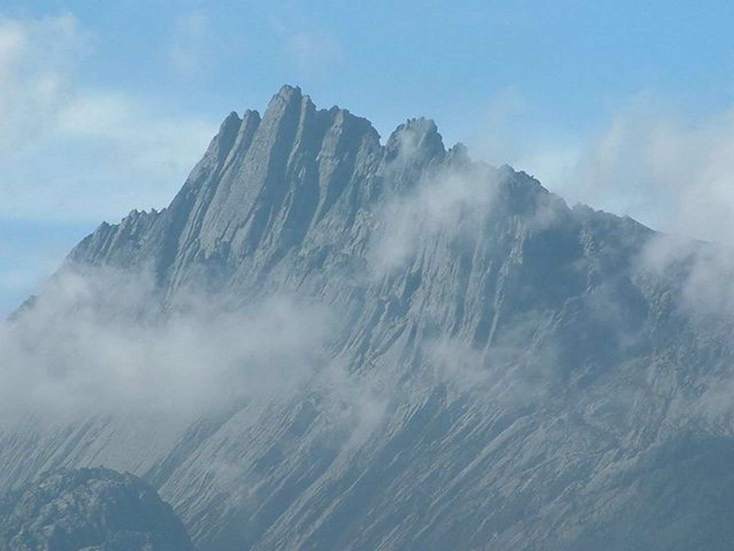Maailma kõrgeima mäega saar Puncak Jaya.