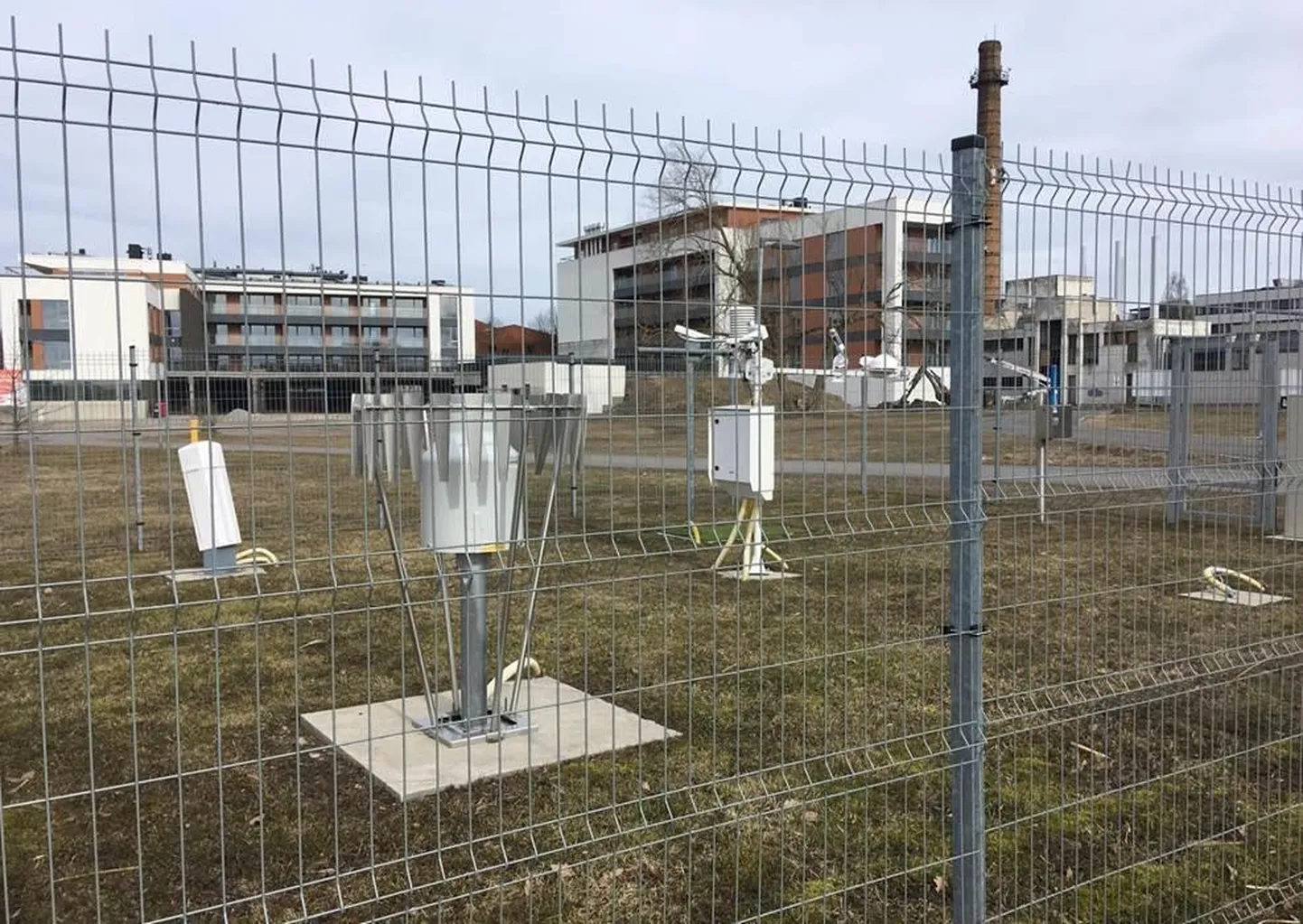 Ilmajaama uus vaatlusväljak asub Pärnu Rannapargi servas.