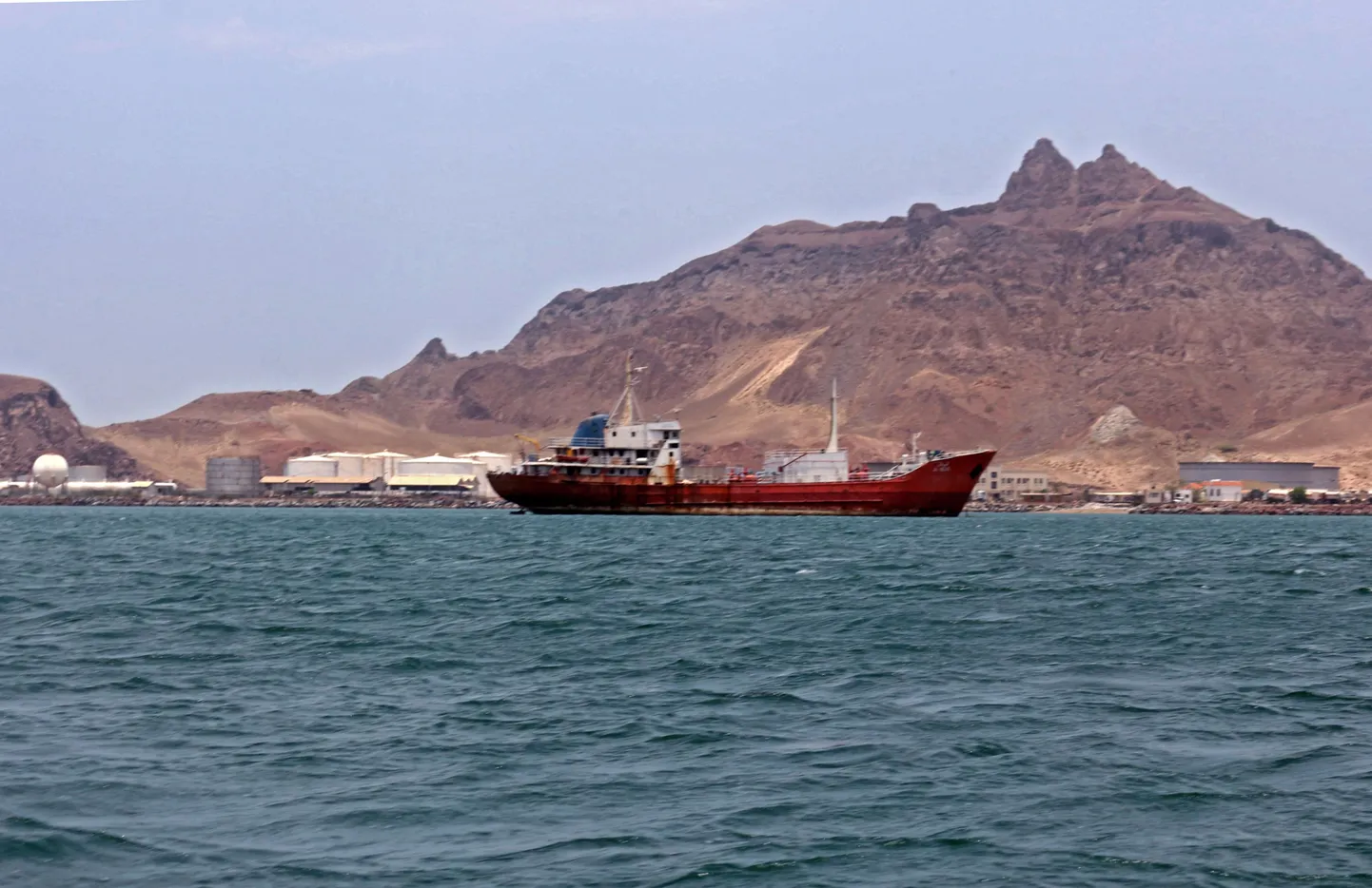 Kuģis pie Jemenas krastiem. Ilustratīvs attēls.