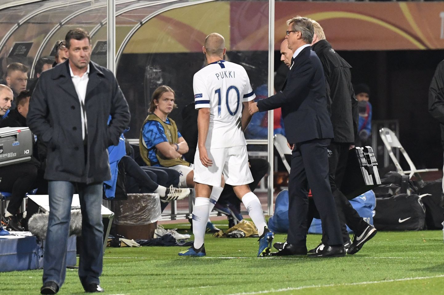 Soome jalgpallikoondise ründaja Teemu Pukki mäng Kreeka vastu jäi vigastuse tõttu lühikeseks.
