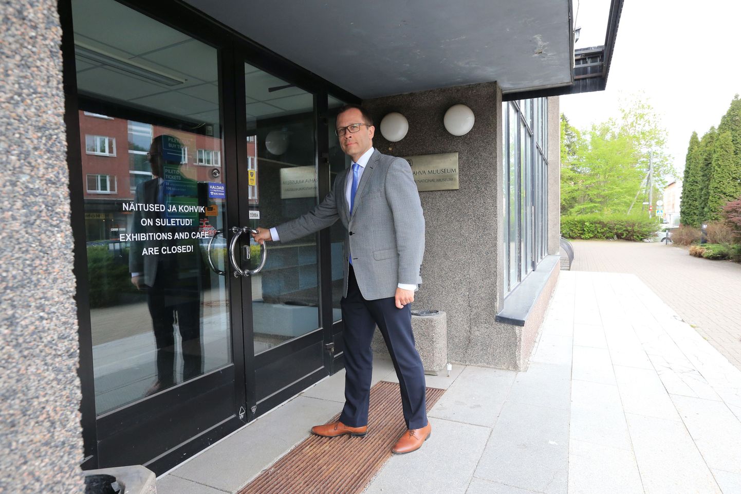 Kui valitsuskabinet minister Aabi otsuse heaks kiidab, võib Tartu linnapea Urmas Klaas julgelt ERMi endise näitusemaja uksest sisse astuda.