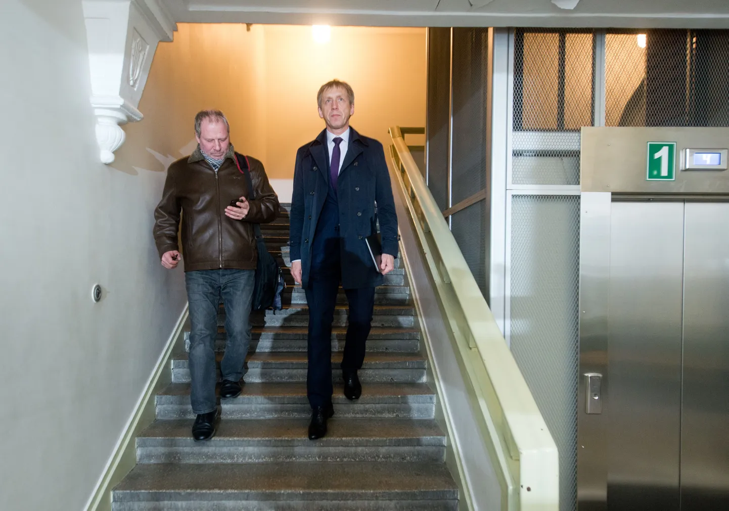 ERRijuhatuse liige Ainar Ruussaar (vasakul) ja rahvusringhäälingu juht Margus Allikmaa