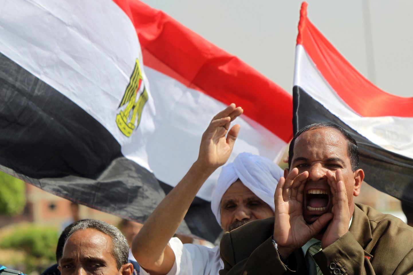 Kairos valmistutakse suurmeeleavalduseks