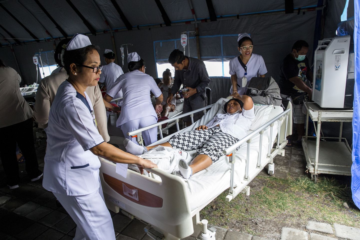 Полевой госпиталь в Индонезии