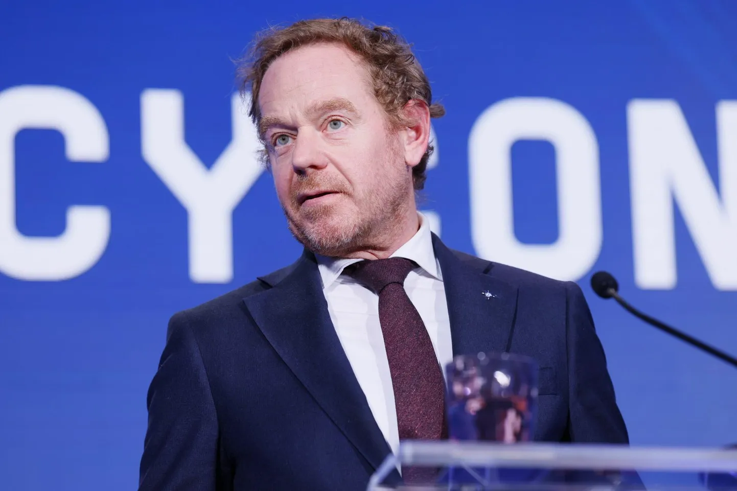 NATO abipeasekretär David van Weel osales Tallinnas CyConi küberjulgeolekukonverentsil.