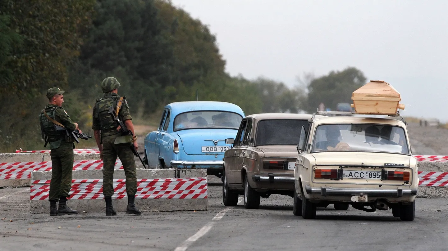 Vene vägede kontrollpunkt Gori-Thbilisi maanteel.