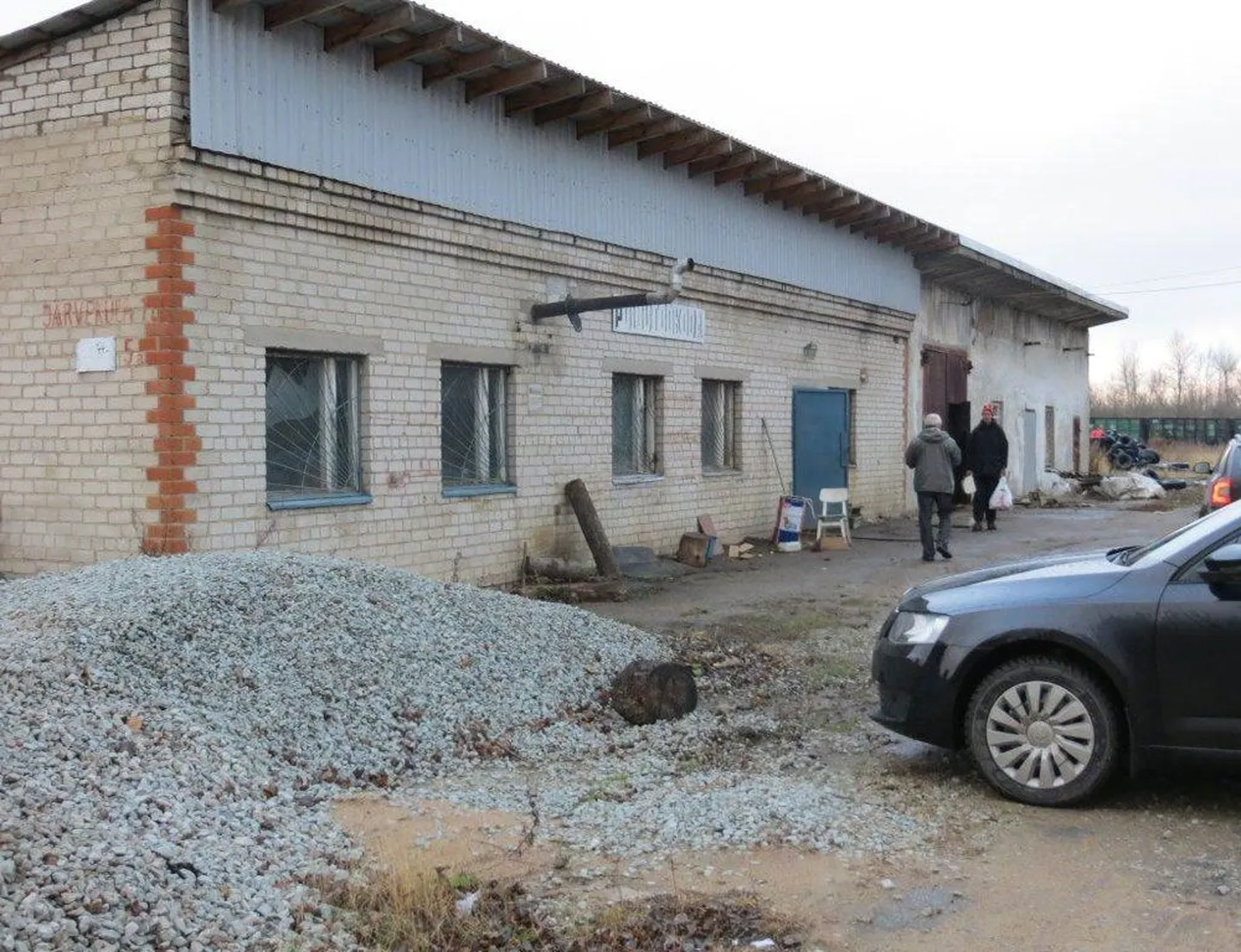Принадлежавший Ожегину пункт скупки металлолома находился в Кохтла-Ярве на промышленной территории напротив офисного здания Viru Keemia Grupр.