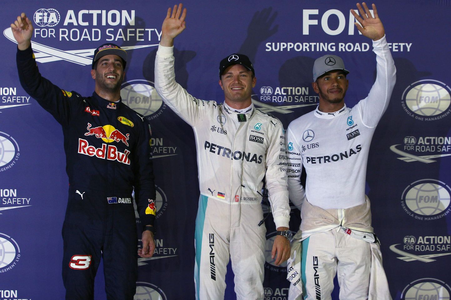 Nico Rosberg (keskel) oli kiireim, talle järgnesid Daniel Ricciardo (vasakul) ja Lewis Hamilton.