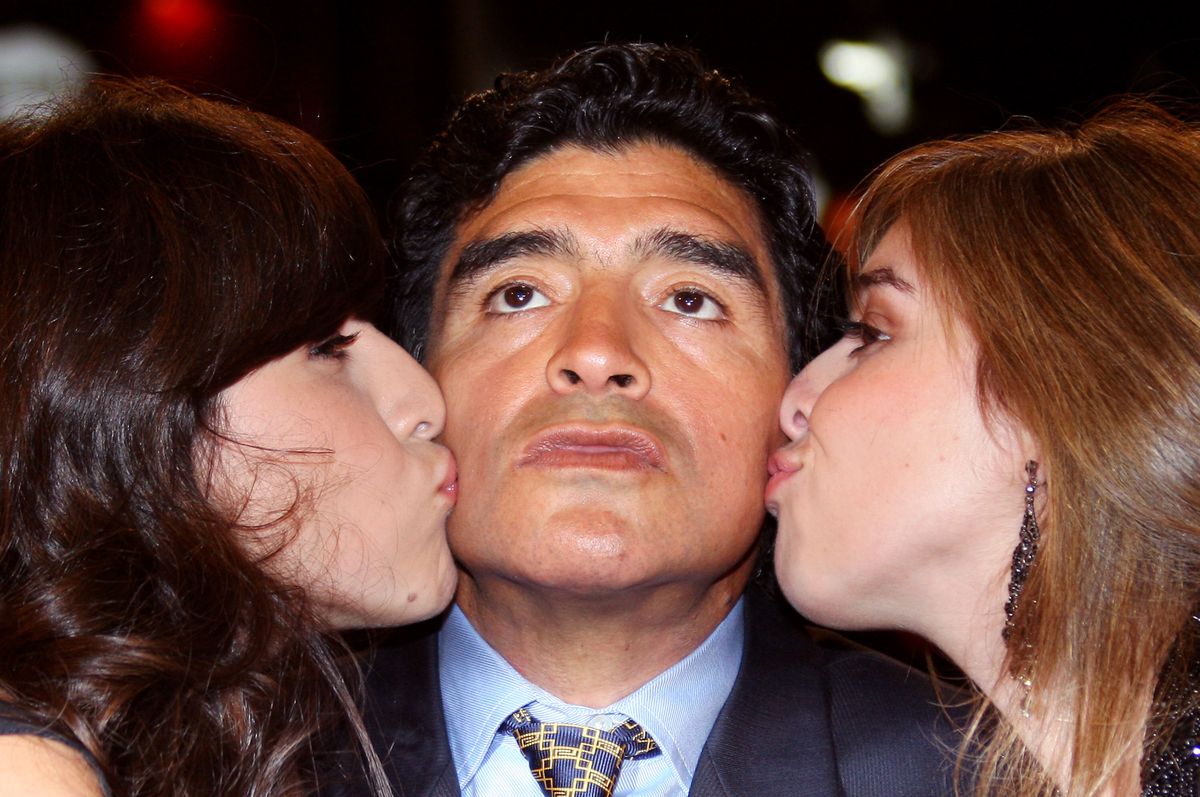 Диего Марадона и его дочери Джаннина и Дальма