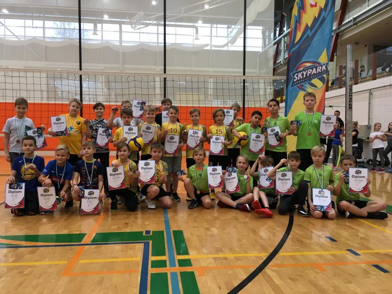 Pärnumaa koolide võrkpalli meistrivõistlused võitis Kilingi-Nõmme gümnaasiumi meeskond.