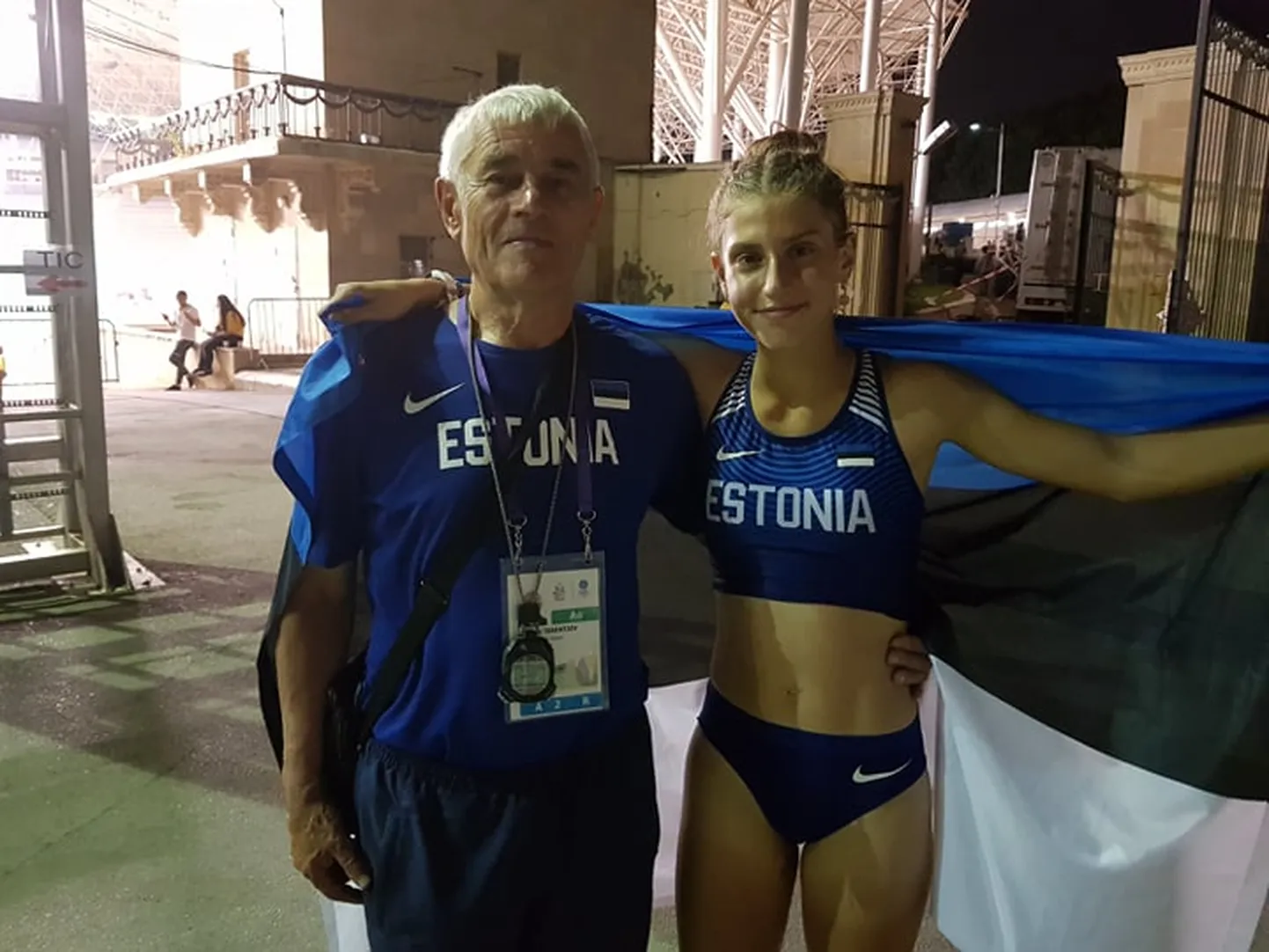 Jekaterina Mirotvortsevat toetas Bakuus ka tema treener Jevgeni Terentjev.
