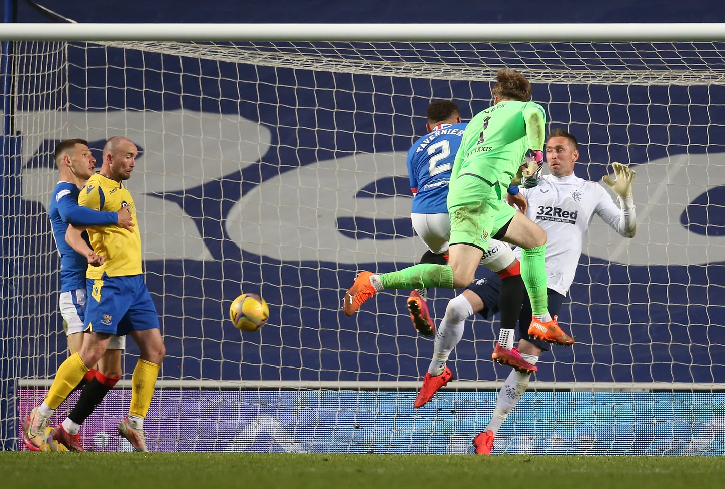 St Johnstone väravavaht  Zander Clark lõi pühapäeval Šotimaa karikasarja veerandfinaalis viimaste sekundite viigivärava.