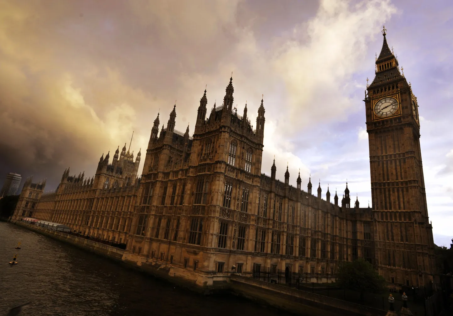 Briti parlamendihoone Londonis.