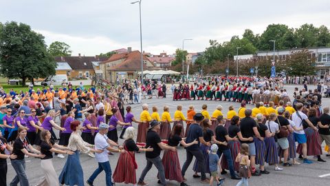 GALERII ⟩ Sabatants tõi festivalirahva ühises rütmis Vabaduse väljakule