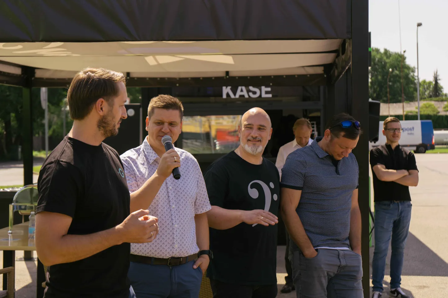 Vairāki Latvijas šefpavāri radījuši ēdiena līdzņemšanas restorānu "Chef's Box".