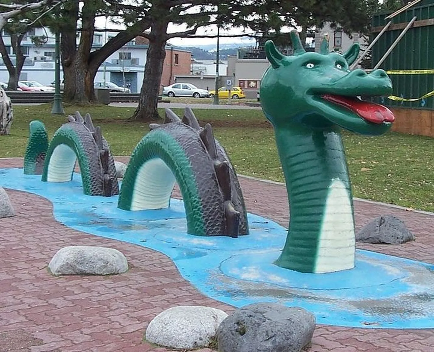 Ogopogo kuju Briti Columbias Kelownas