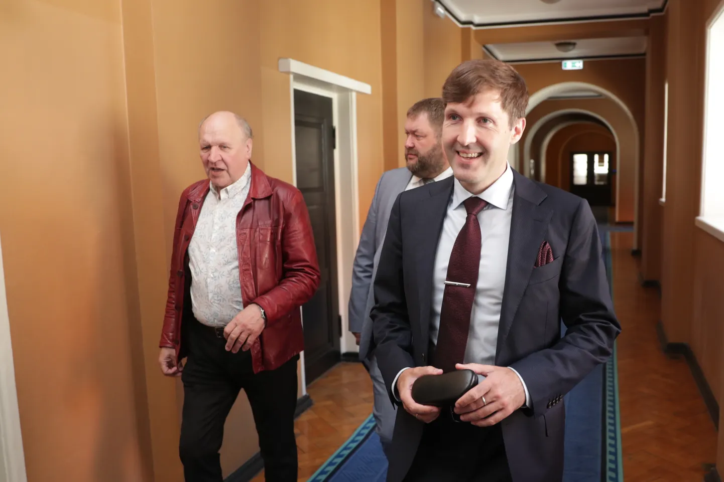 Isamaa kohtub EKREga.