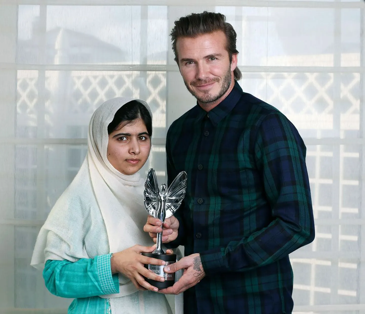 Malala Yousafzai sel esmaspäeval koos David Beckhamiga, kes andis talle üle Briti uhkuse auhinna.