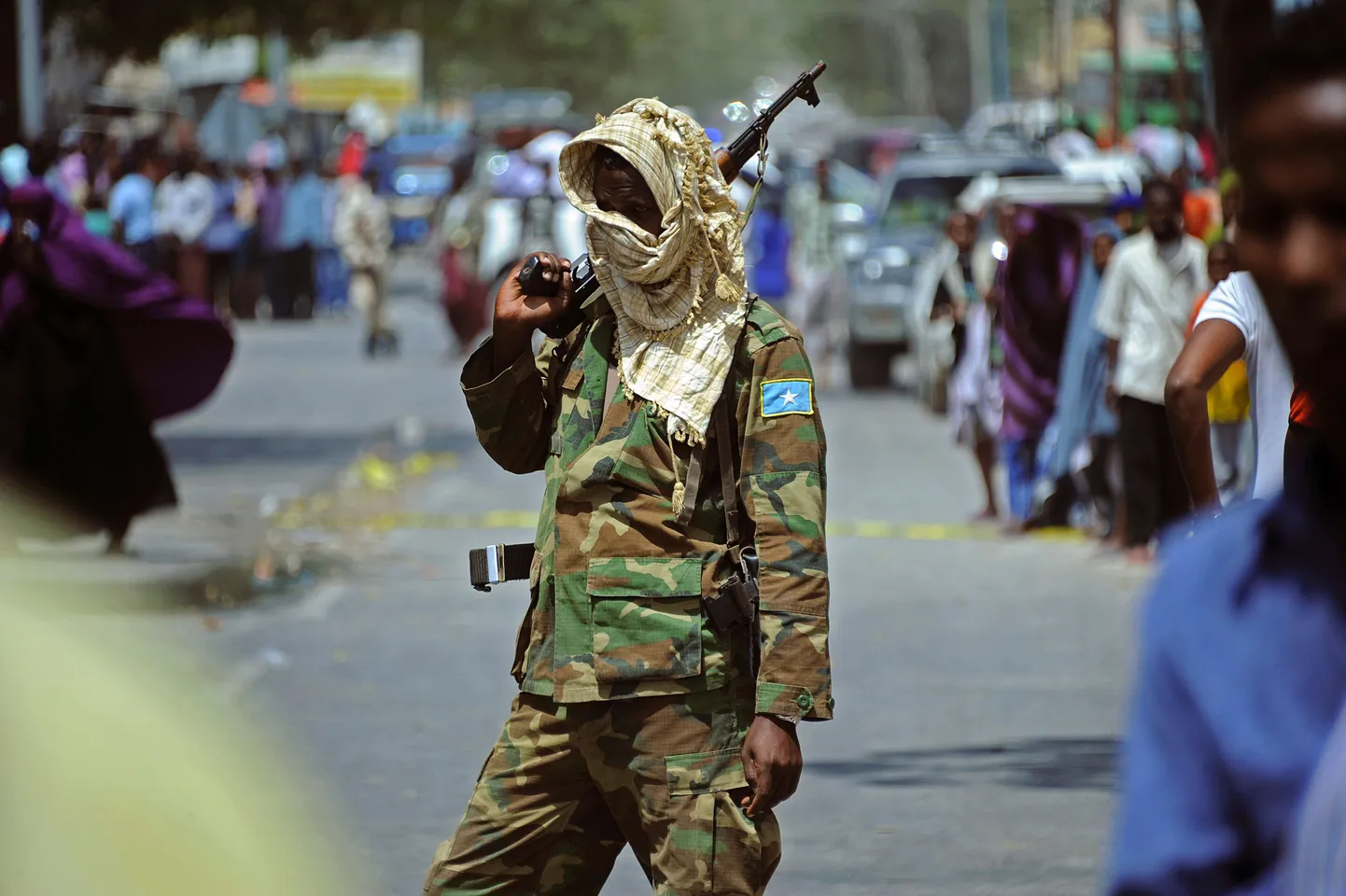 Somaalia sõdur pärast veebruaris toimunud pommirünnakut Mogadishu linnas