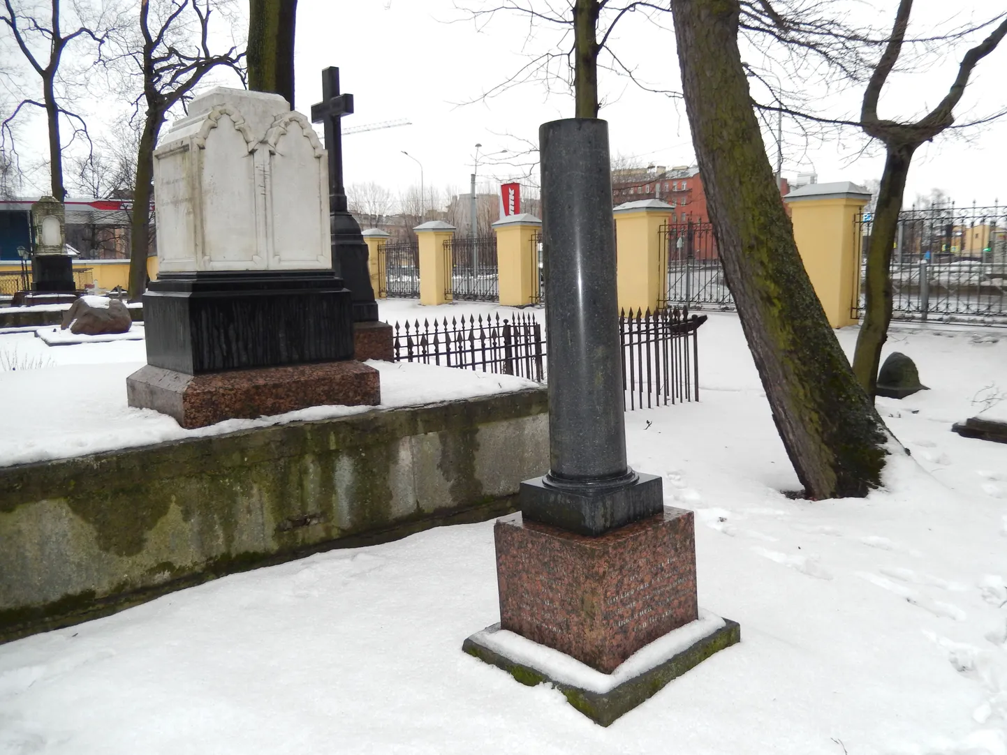 Georg Friedrich Parroti hauamonument Peterburis.