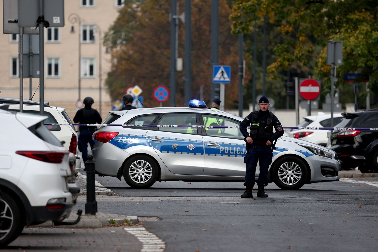 Poola politsei tänase pommiähvarduse sündmuskohta piiramas.