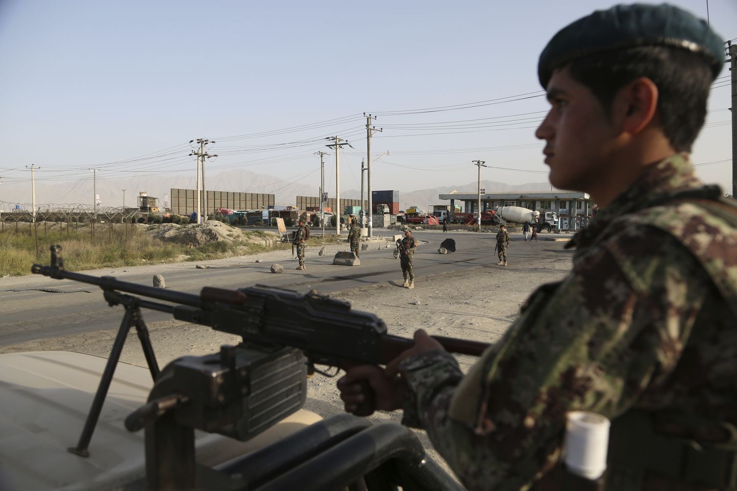 Afganistani sõdur mehitamas kontrollpunkti pealinnas Kabulis.