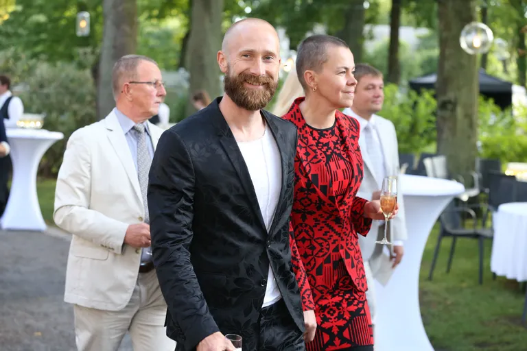 Tiit Ojasoo koos Ene-Liis Semperiga taasiseseisvumispäeva tähistamas.