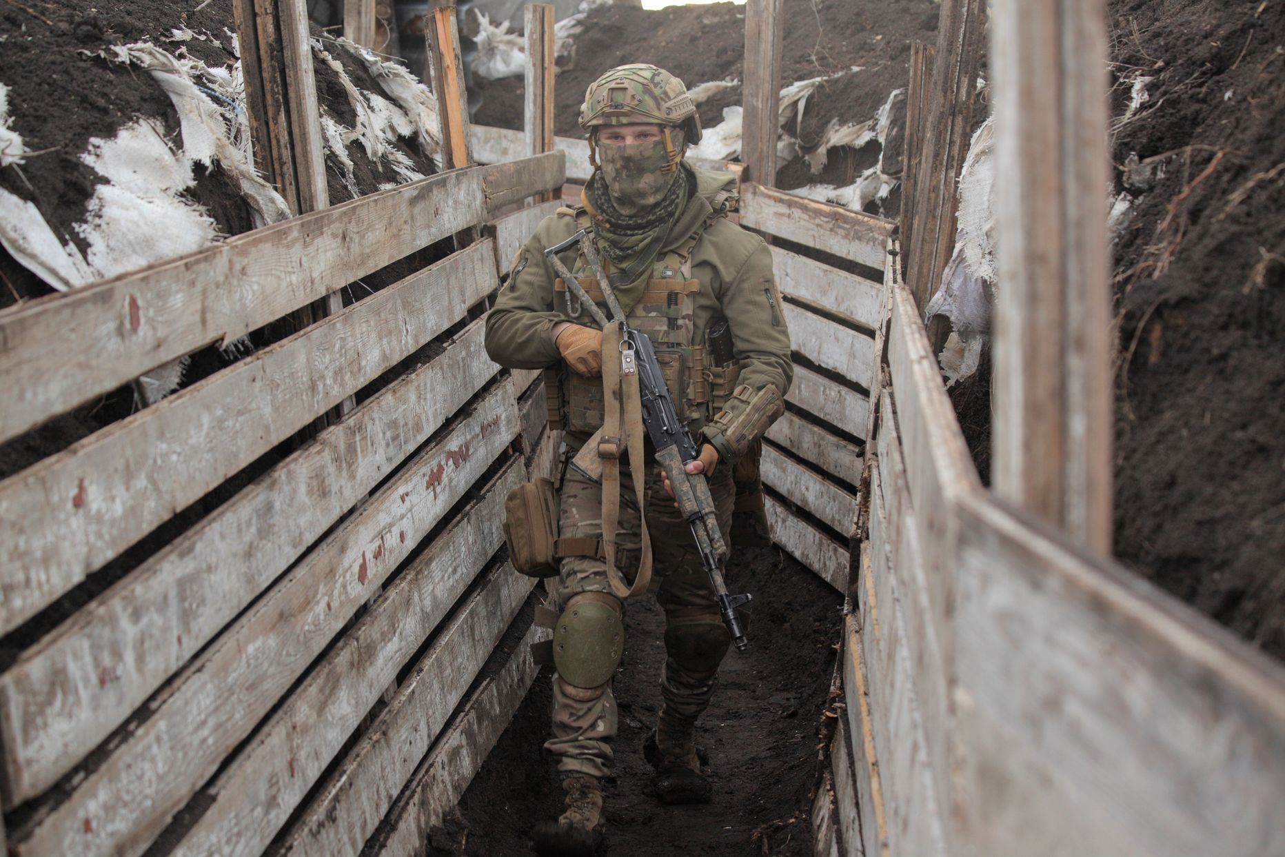 Рагандар ньюс. Украинские военные в окопах. Окопы вс Украины в Донбассе.