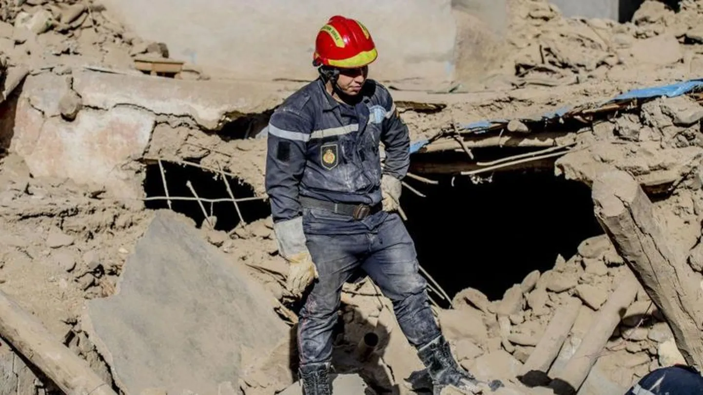 Спасатели продолжают работу по разбору завалов, возникших после разрушительного землетрясения в Марокко.