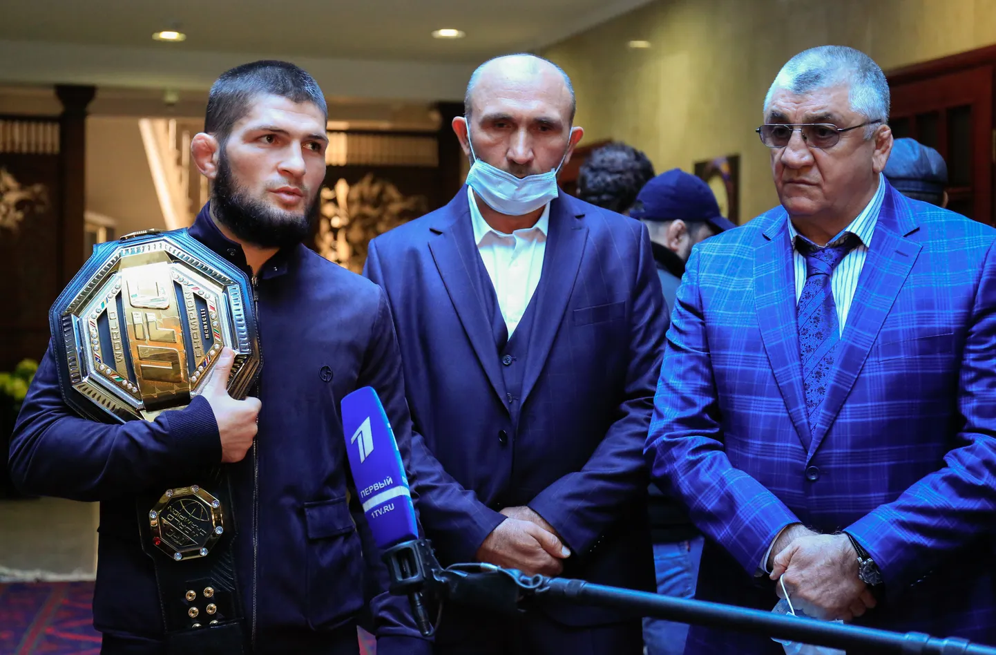 Habib Nurmagomedov (vasakul) on Venemaal juba praegu rahvakangelase staatuses.