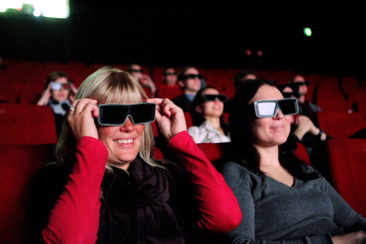3D filmi vaatajad Tallinna kobarkinos.