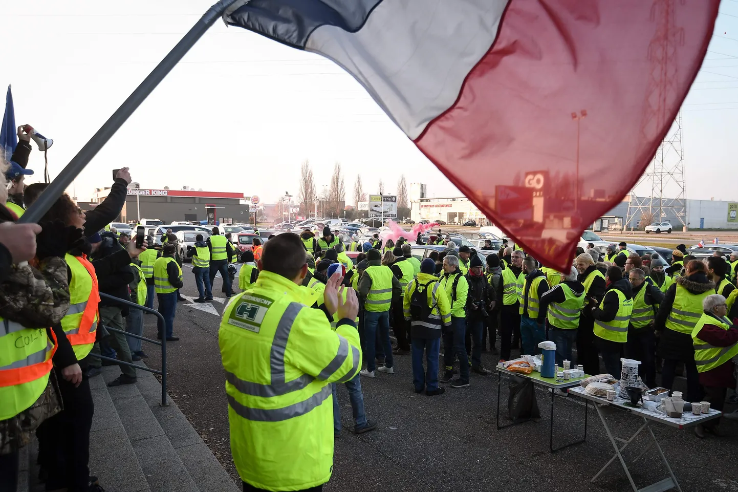 Francijā notiek protesti pret valdības plāniem palielināt degvielas nodokli