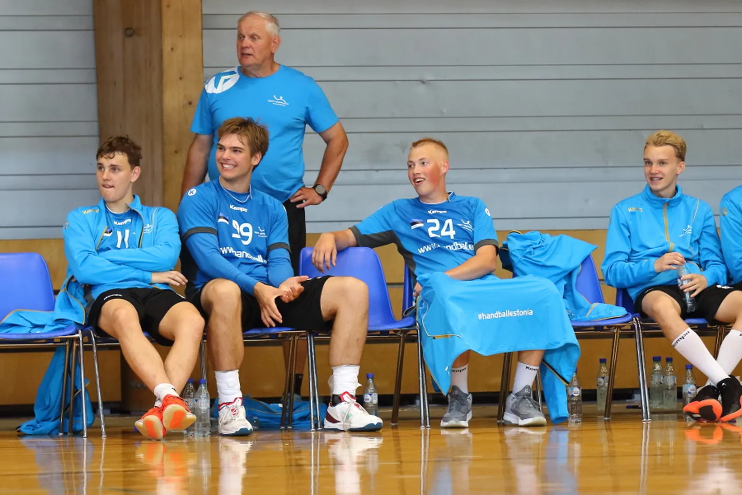 Käsipalli U18 koondislased sõprusmängul.