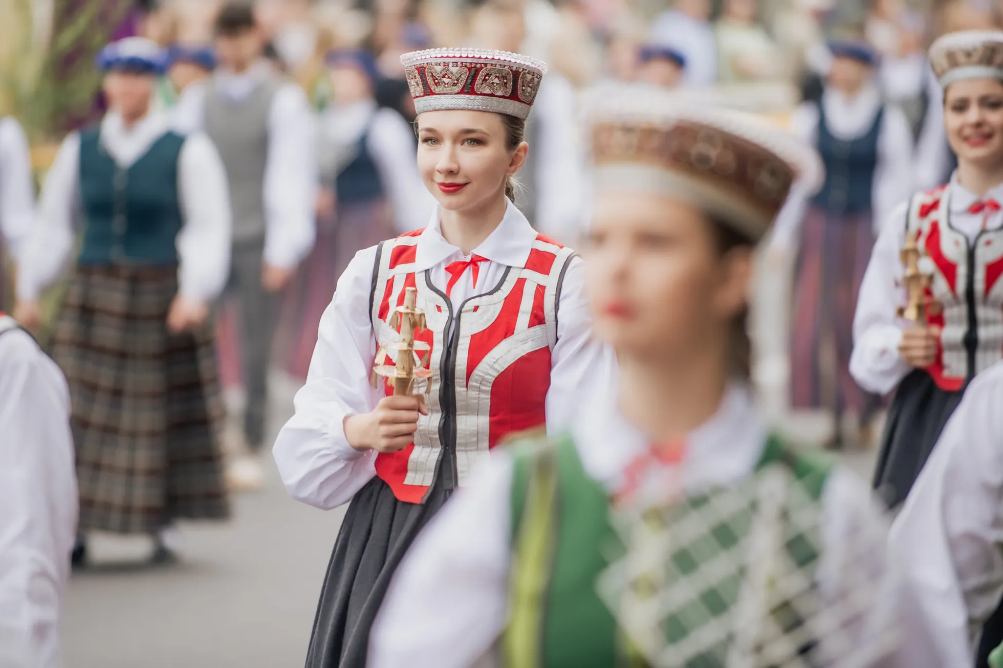 XXVII Vispārējo latviešu Dziesmu un XVII Deju svētku dalībnieku gājiens "Novadu dižošanās"