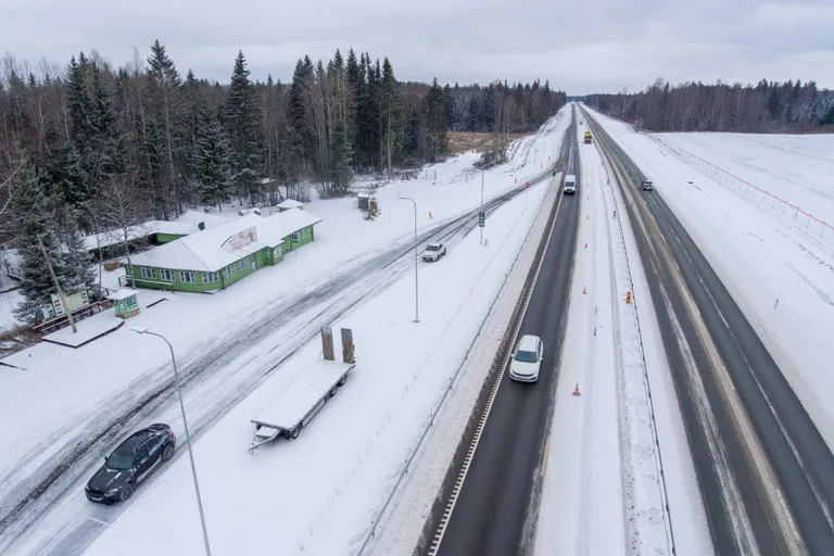 Kükita kohvikusse on võimalik uuelt kiirteelt Tallinna poolt tulles hõlpsalt maha pöörata ja siis jälles teekonda jätkata. Tarvis on üksnes ettevõtjat, kes kohale uuesti hinge sisse puhuks.