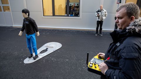 GALERII JA VIDEO ⟩ Robotid ja statistiliselt riietatud mannekeenid: Eestis hakatakse testima isejuhtivate autode osavust