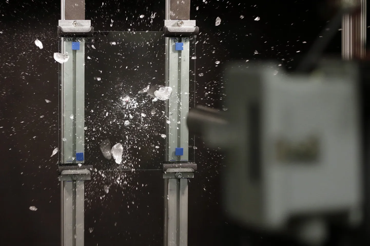 Gorilla Glass'i testimine laboris